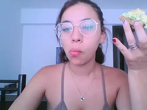 Snapshot of Nanuchis chatting on February 27, 2026, 12:38 pm Nanuchis online show from February 27, 2026, 12:38 pm