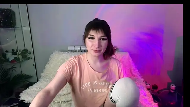 Birdie Kiss online show from March 26, 2026, 3:28 pm