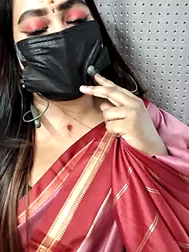 Cutie Nila online show from May 5, 2026, 4:53 am