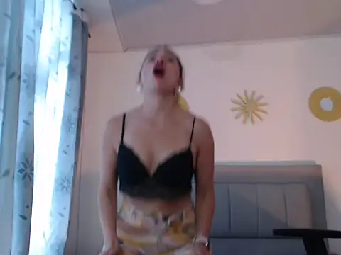 Julietaamado online show from April 8, 2026, 5:24 pm