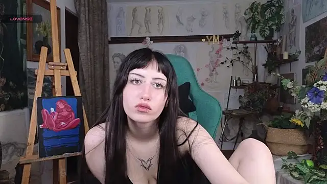 EffieMeowley online show from May 26, 2026, 12:34 pm