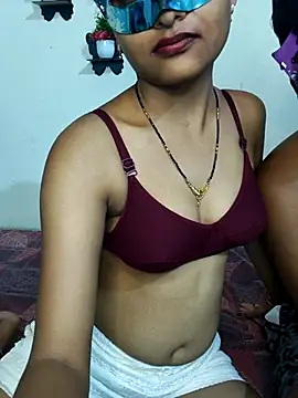 Sweet Cpl  online show from April 18, 2026, 11:58 am