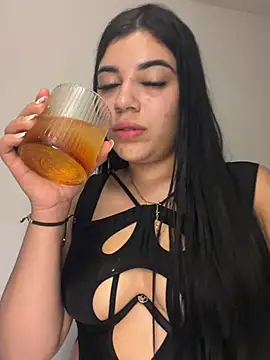  Victoriarosse  online show from May 12, 2026, 9:17 am