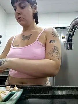 quemerayssa online show from March 4, 2026, 12:27 am