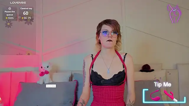 Rossie huntt online show from March 3, 2026, 1:28 pm