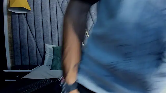 DanteLuxx online show from March 3, 2026, 2:39 am