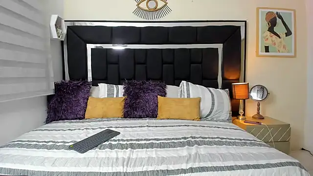 Tiana moon online show from April 6, 2026, 2:09 am