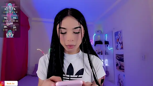 IamAndrea01 online show from May 7, 2026, 7:58 am
