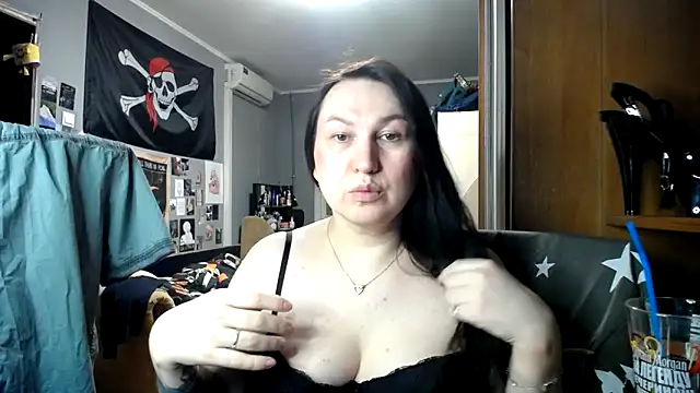 EvaBeautyXx online show from March 13, 2026, 6:14 pm