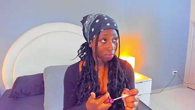 Snapshot of zoepinkett chatting on February 28, 2026, 3:40 am zoepinkett online show from February 28, 2026, 3:40 am