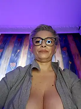 LunaBlaise online show from February 26, 2026, 12:59 pm