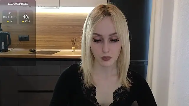 Bella Villen online show from June 3, 2026, 11:24 am