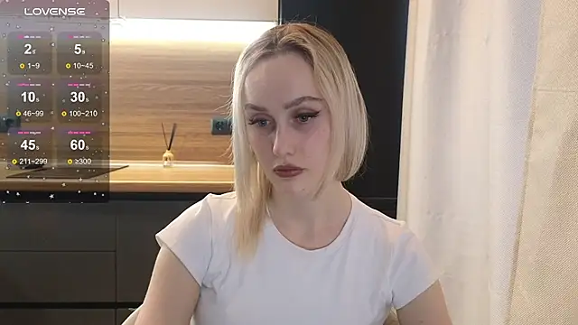 Bella Villen online show from June 18, 2026, 12:53 pm