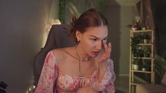 Sweet Emilya online show from June 3, 2026, 9:34 am