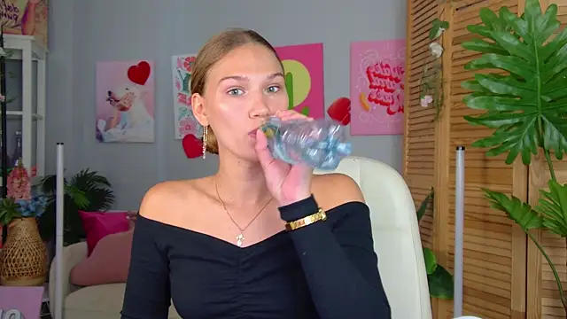 Sweet Emilya online show from July 13, 2026, 11:02 am