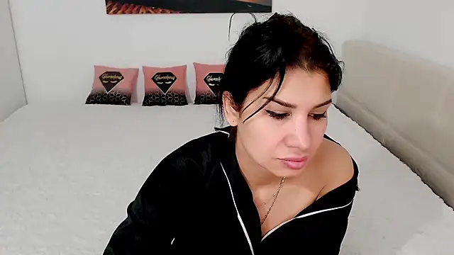 NickyHotXO online show from April 8, 2026, 4:23 am