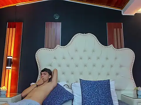 AnnyANDnoah online show from February 28, 2026, 1:01 pm