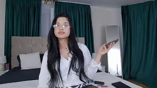 Snapshot of MissNaomiBelle chatting on June 12, 2026, 6:40 pm MissNaomiBelle online show from June 12, 2026, 6:40 pm