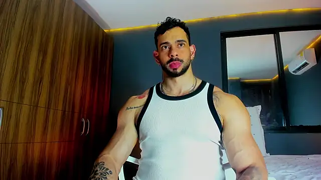 massimo visconti online show from April 8, 2026, 2:00 am