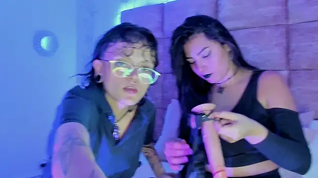 CaliferAndAurora online show from March 30, 2026, 3:51 am