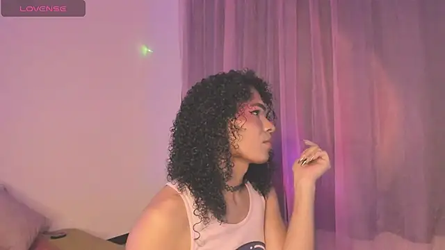 V-nus online show from April 6, 2026, 1:47 am