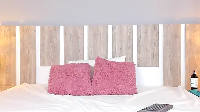 EmilySearss online show from March 25, 2026, 7:53 pm