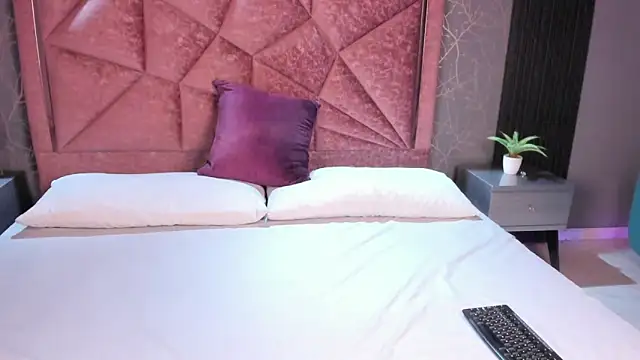 Cristal    online show from March 7, 2026, 12:35 pm