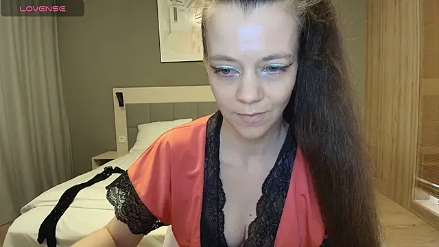 Yana-XX online show from April 14, 2026, 9:10 pm