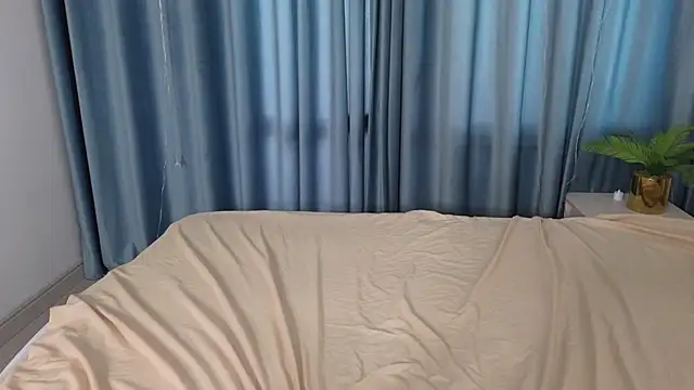 MollySally online show from May 6, 2026, 4:08 am