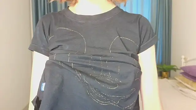 MollySally online show from June 25, 2026, 5:12 am