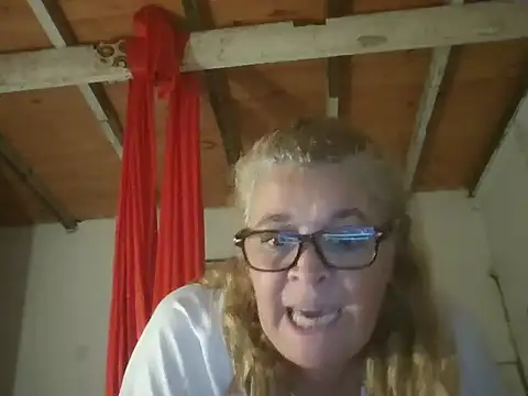 momismilf544 online show from April 2, 2026, 2:42 am