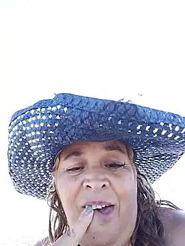 momismilf544 online show from April 2, 2026, 6:27 pm