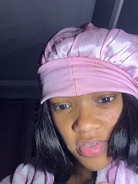 Snapshot of SweetBeauty4you chatting on June 18, 2026, 11:31 pm SweetBeauty4you online show from June 18, 2026, 11:31 pm