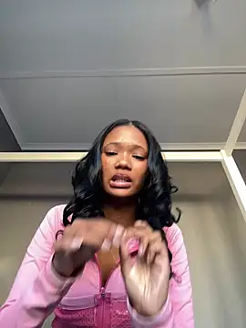 Snapshot of SweetBeauty4you chatting on July 20, 2026, 1:57 pm SweetBeauty4you online show from July 20, 2026, 1:57 pm
