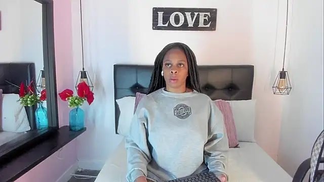 KatallelaMurillo online show from April 26, 2026, 11:41 am