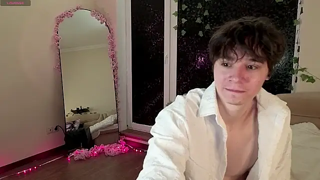 AnthonyCuutie online show from March 29, 2026, 7:08 am