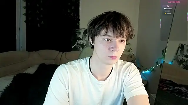 Snapshot of AnthonyCuutie chatting on May 1, 2026, 5:39 pm AnthonyCuutie online show from May 1, 2026, 5:39 pm