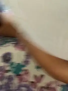 MAYA BED GIRL online show from March 28, 2026, 3:00 pm