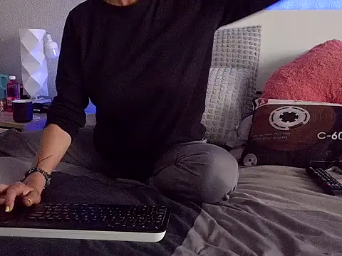 mariaplaya online show from April 13, 2026, 6:30 am