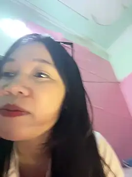 Leeeeiu online show from April 23, 2026, 3:14 pm