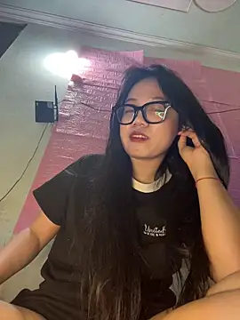 Leeeeiu online show from May 6, 2026, 3:17 pm