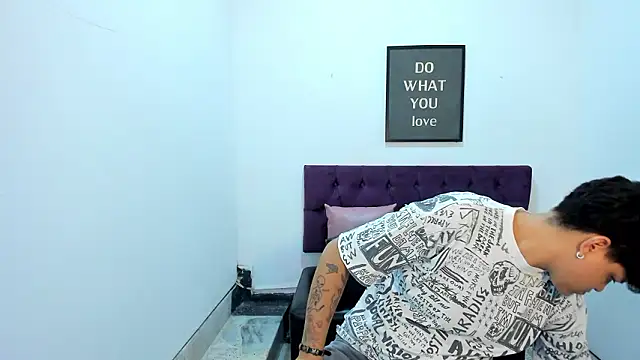 TomBoy Natali online show from March 22, 2026, 6:33 pm