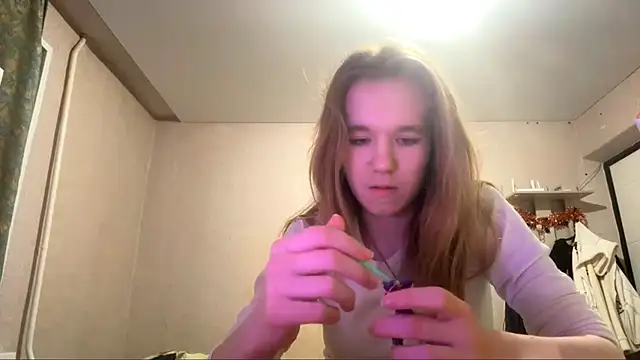 LeomaJee online show from April 15, 2026, 6:48 pm