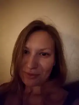 Snapshot of August_Shine chatting on March 25, 2026, 8:04 pm August Shine online show from March 25, 2026, 8:04 pm