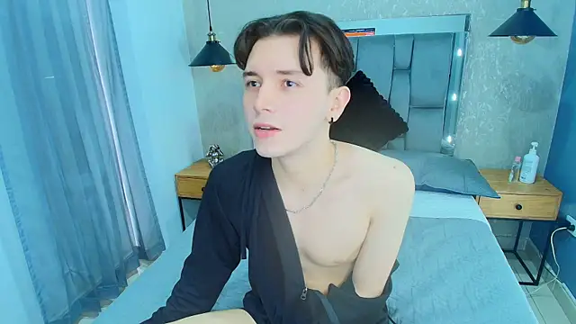 hollannd  online show from March 30, 2026, 2:40 pm