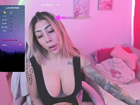 Martina robertss online show from June 12, 2026, 2:27 pm