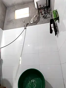 Lilinn  online show from April 6, 2026, 4:32 am