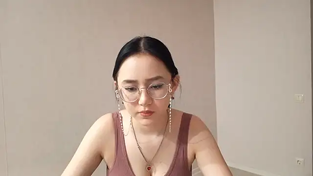 SolvedGlobe online show from April 3, 2026, 2:04 pm