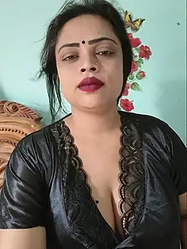 Snapshot of Beauty-3 chatting on June 29, 2026, 7:58 am Beauty-3 online show from June 29, 2026, 7:58 am