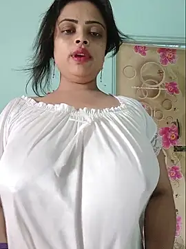 Snapshot of Beauty-3 chatting on June 30, 2026, 7:31 am Beauty-3 online show from June 30, 2026, 7:31 am